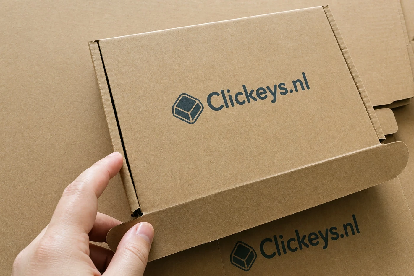 Printed kraft mailer with a customer brand mark